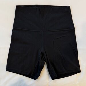 Lululemon Sz 4 High-Waist Black Women’s Active Shorts